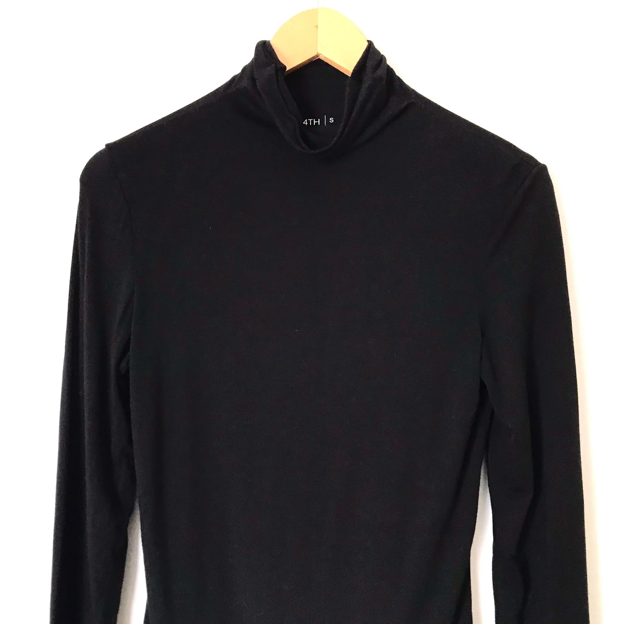 14th & Union Black Long Sleeve Turtleneck Top -Size S