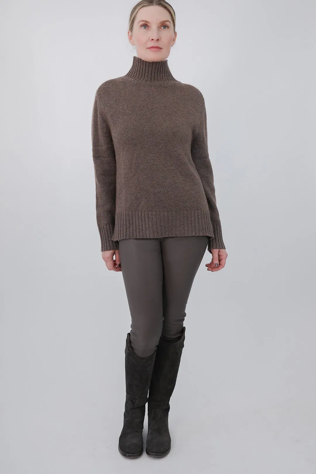 BERWICK TURTLENECK SWEATER IN CASHMERE MERINO 4 PLY KNIT