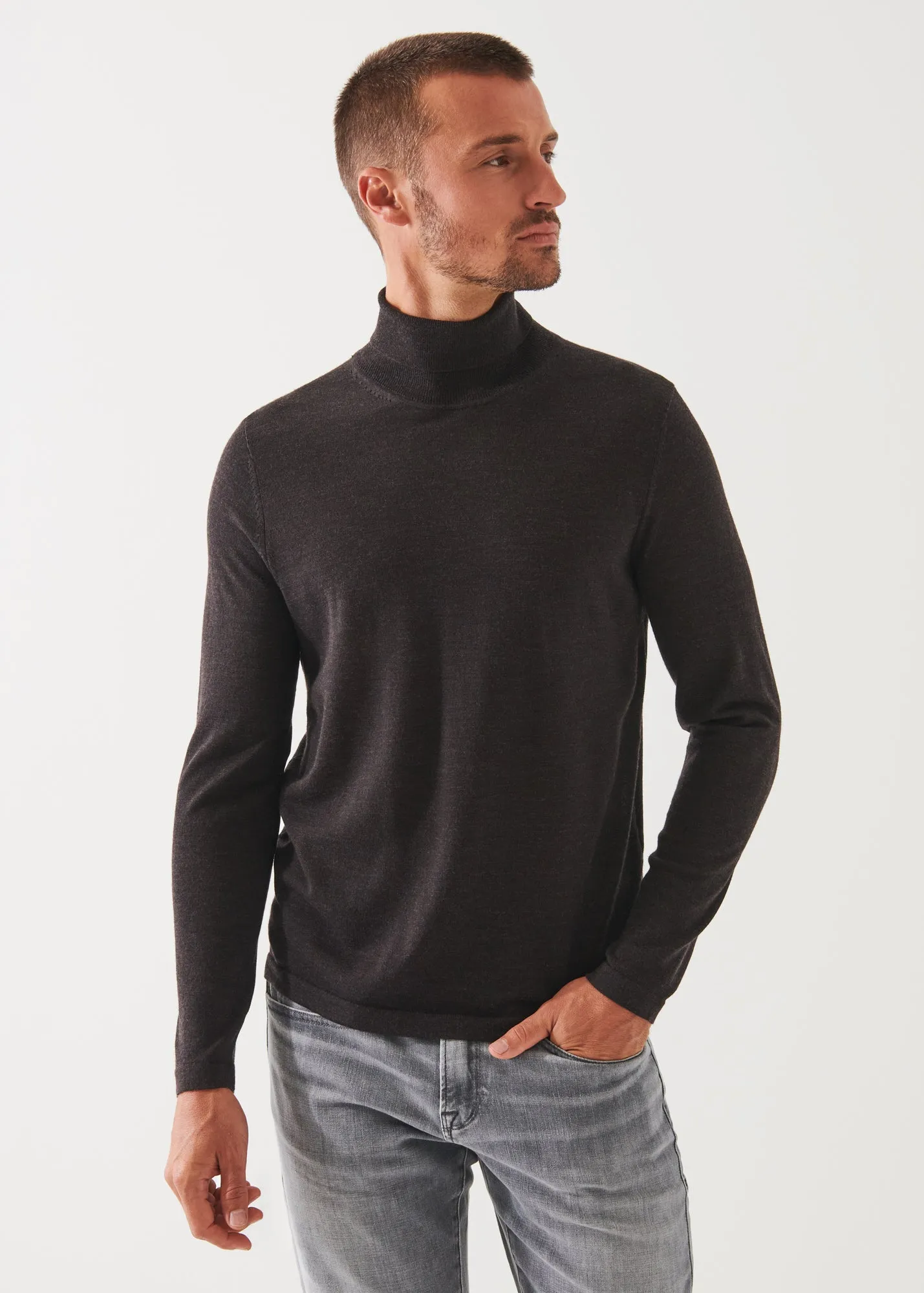 EXTRA-FINE MERINO TURTLENECK