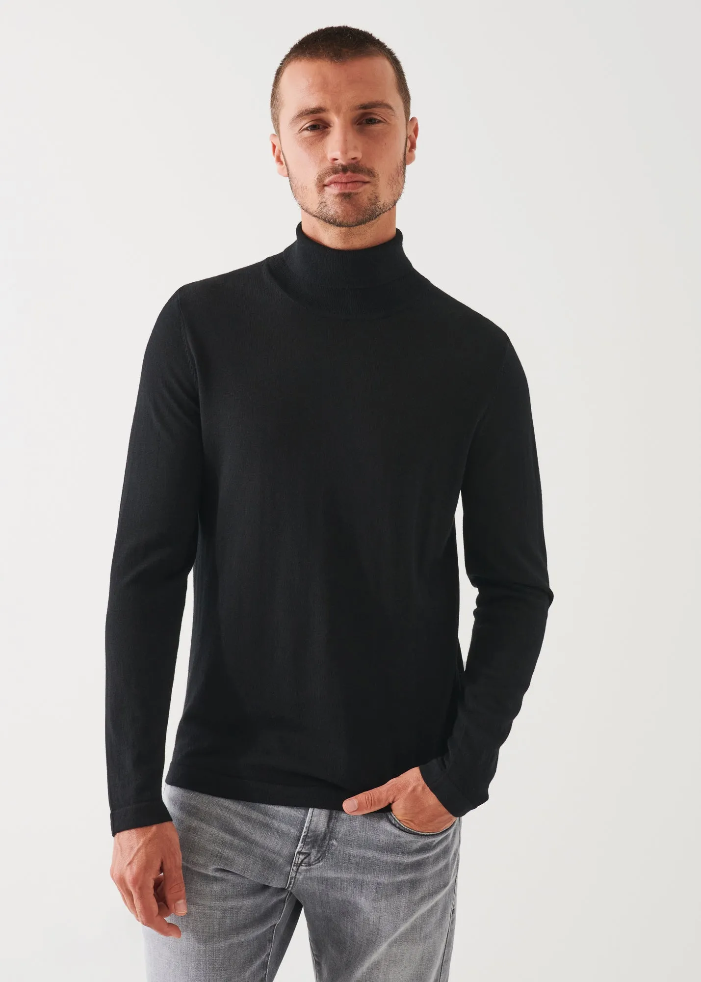 EXTRA-FINE MERINO TURTLENECK