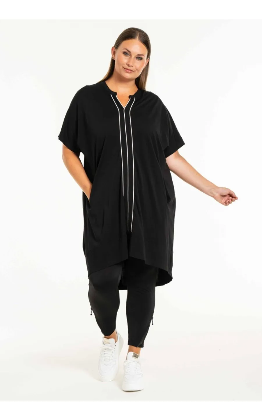 Gozzip Camma Tunic in Black