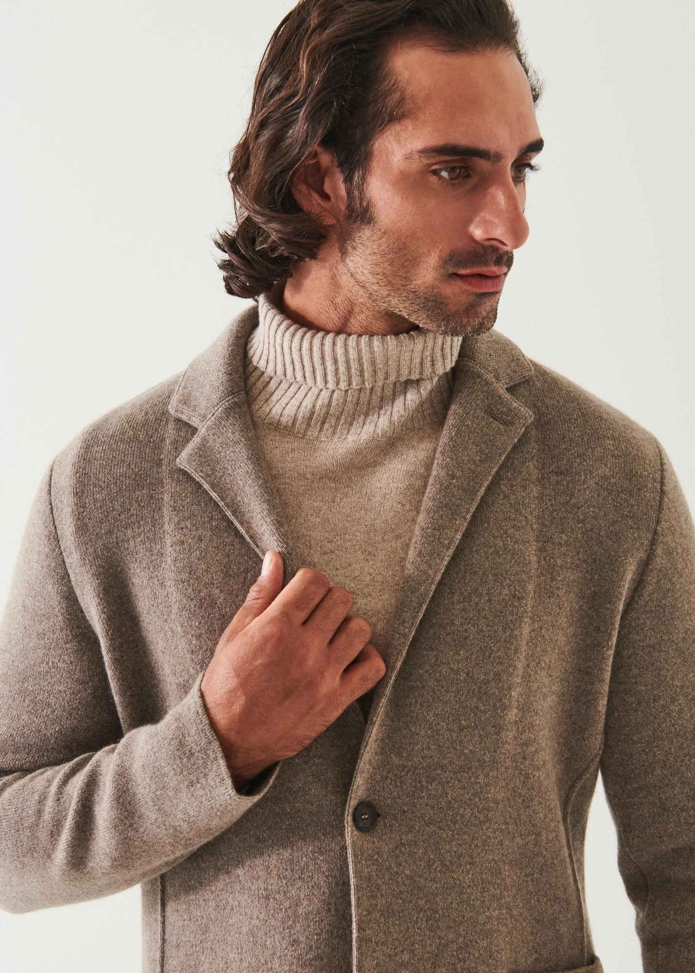 ITALIAN CASHMERE TWO-BUTTON BLAZER