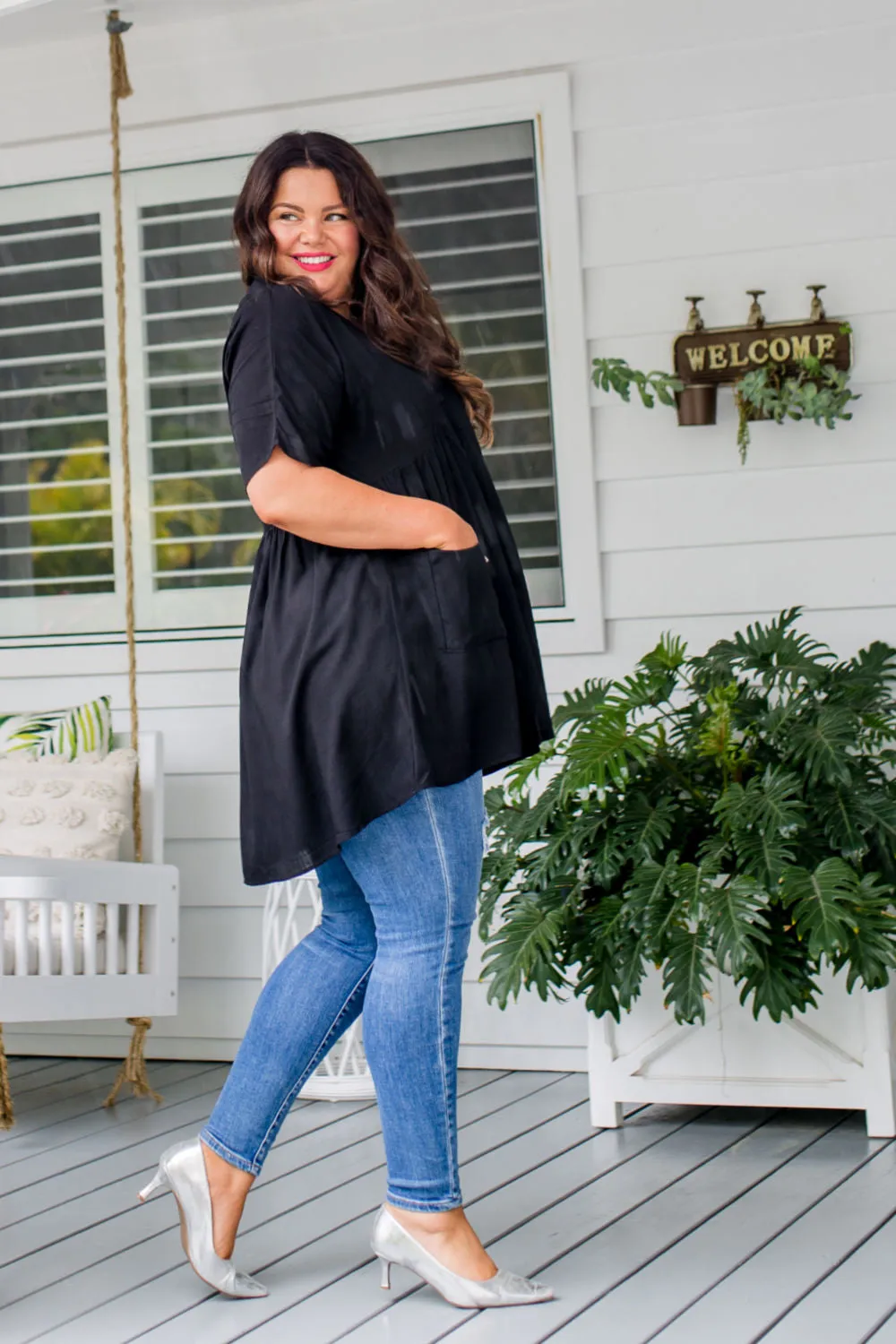 Jasmine Tunic Top - Black