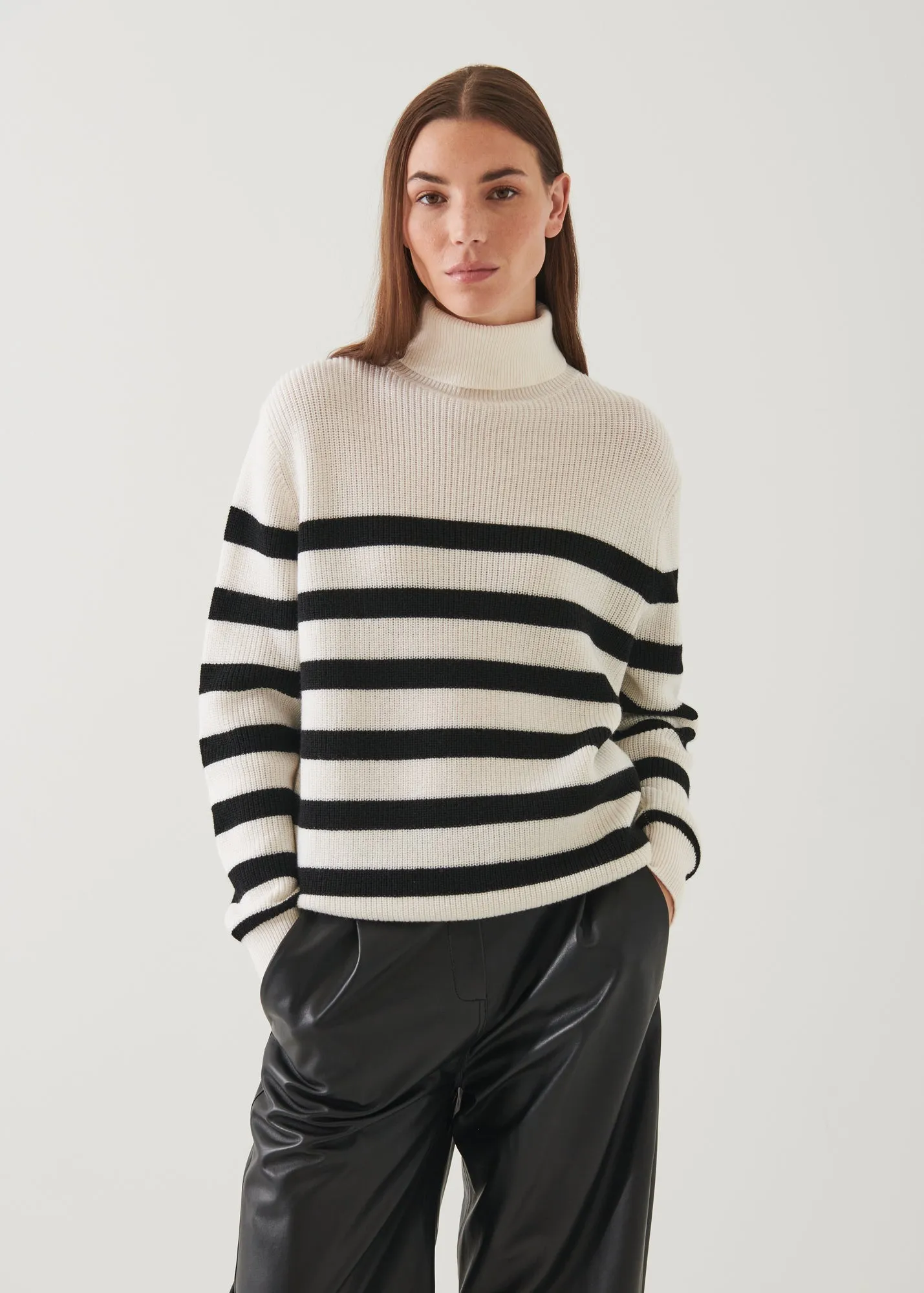 STRIPED BOYFRIEND TURTLENECK