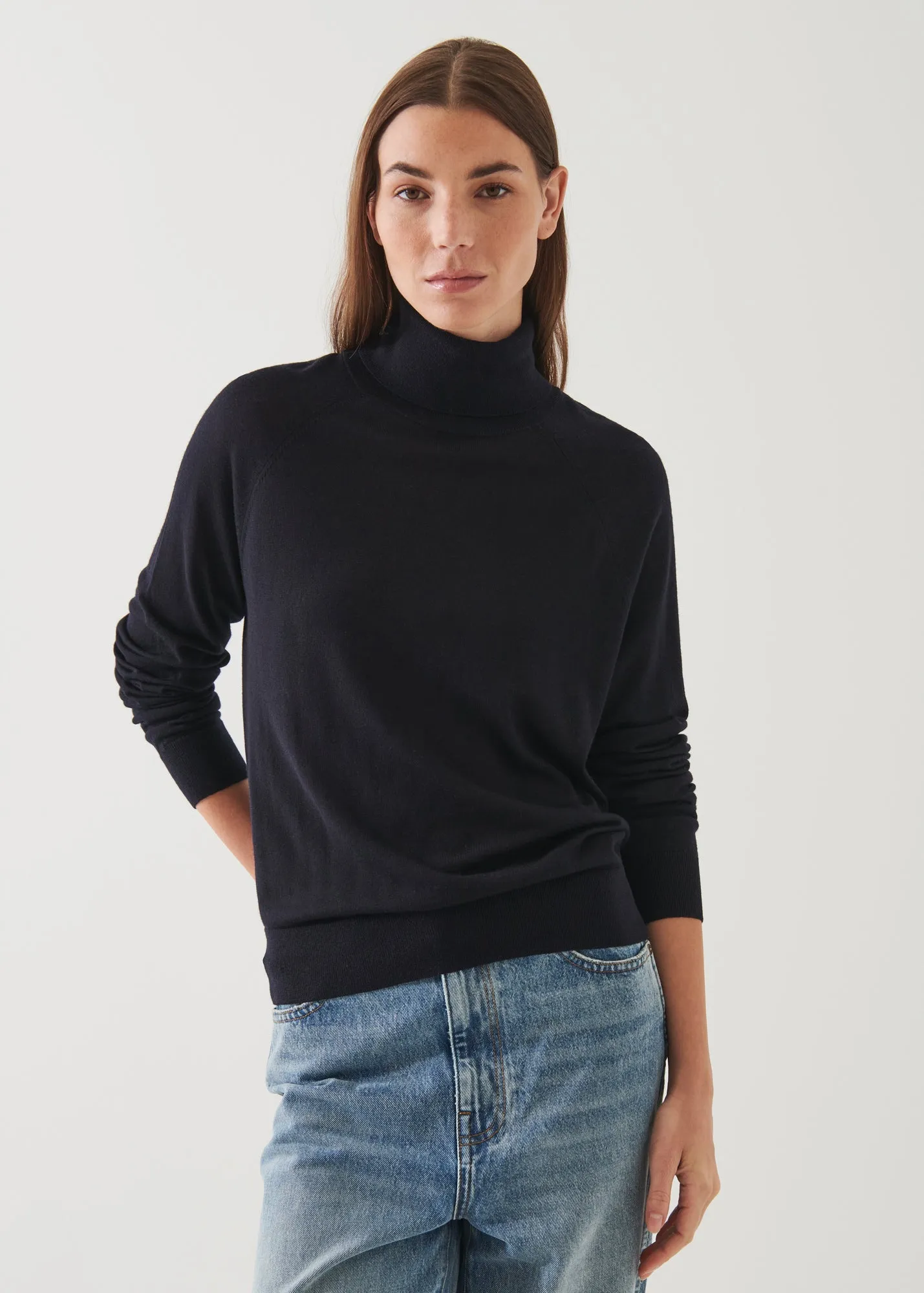 SUPERFINE MERINO BOYFRIEND TURTLENECK