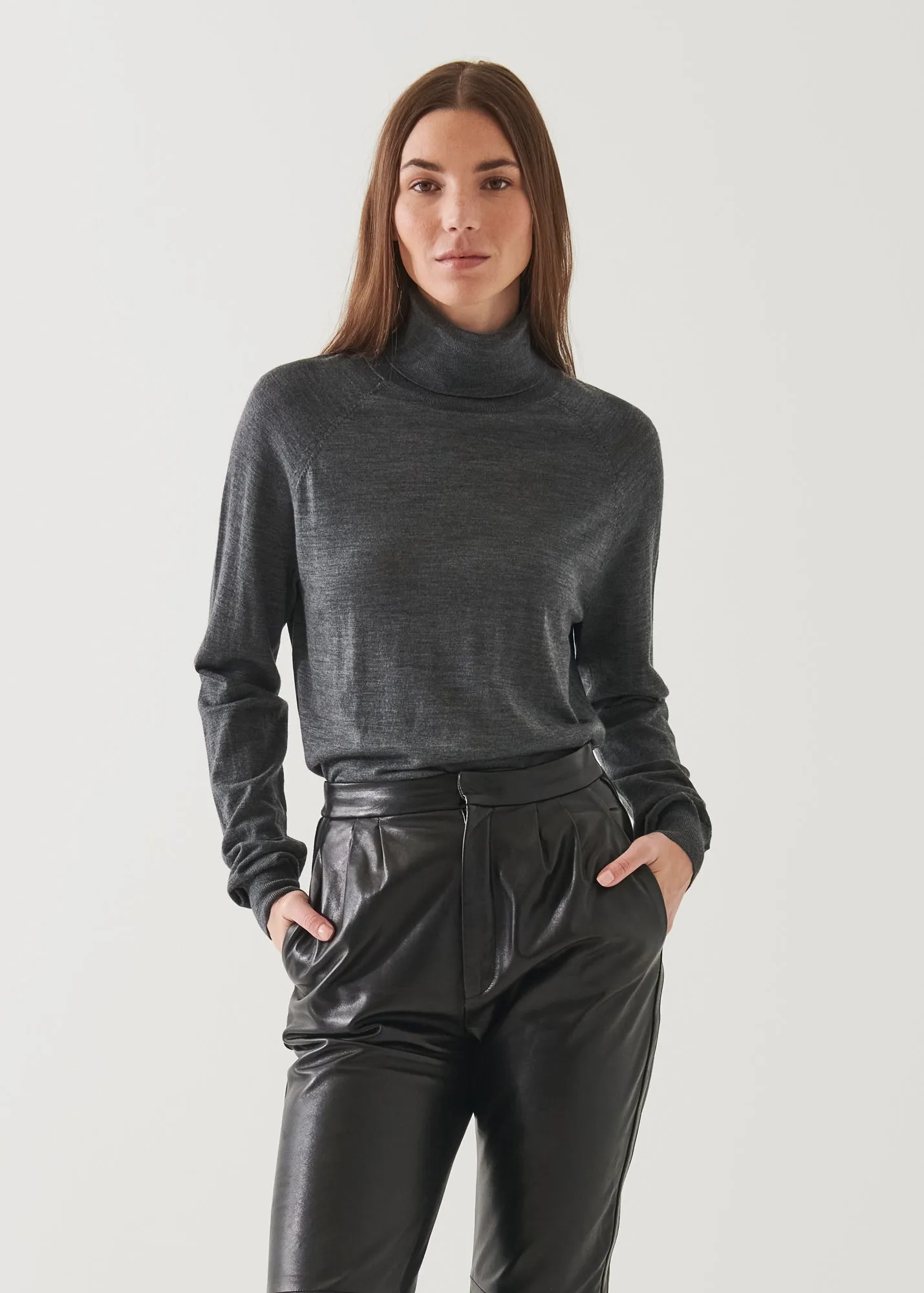 SUPERFINE MERINO BOYFRIEND TURTLENECK