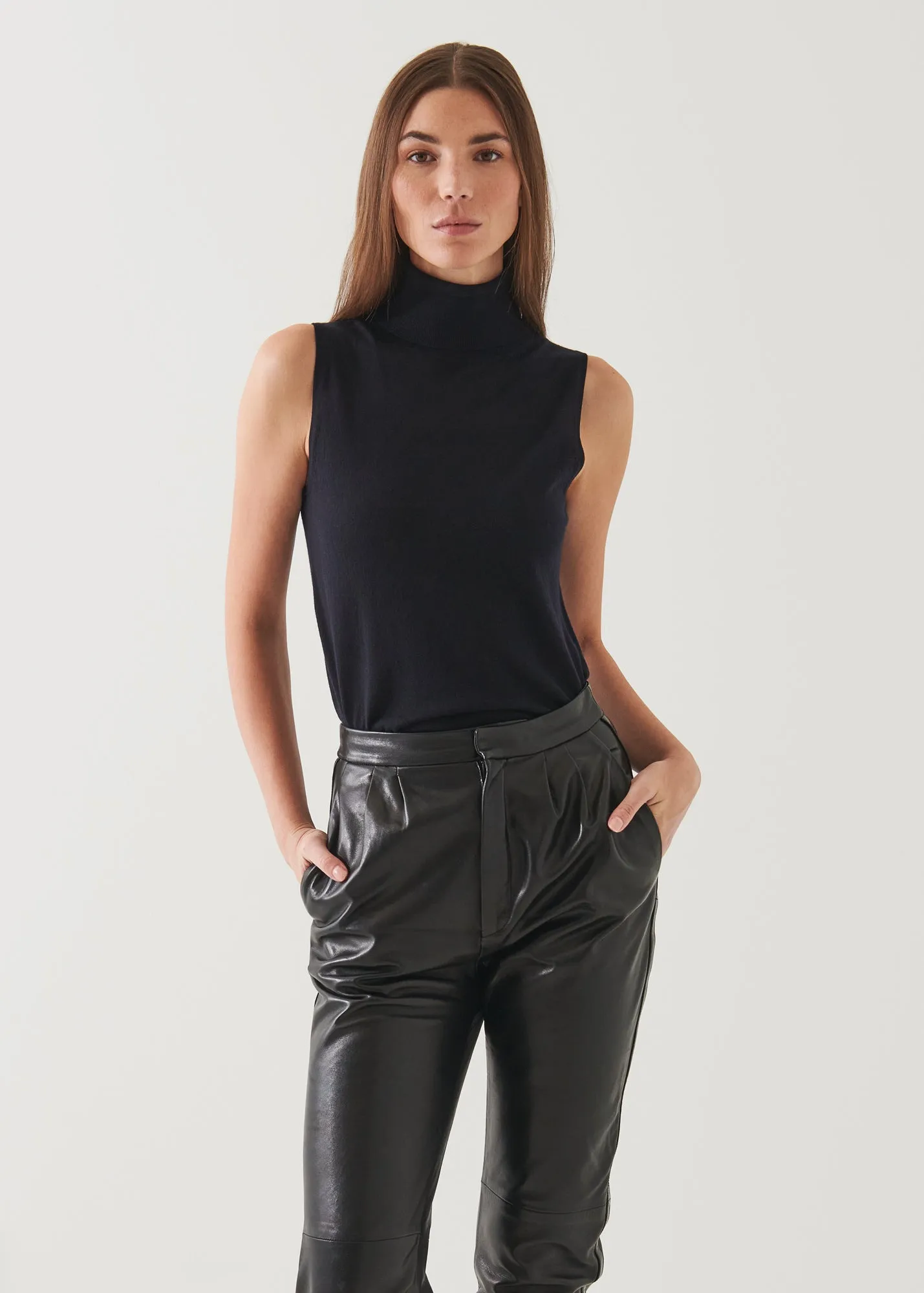 SUPERFINE MERINO SLEEVELESS TURTLENECK