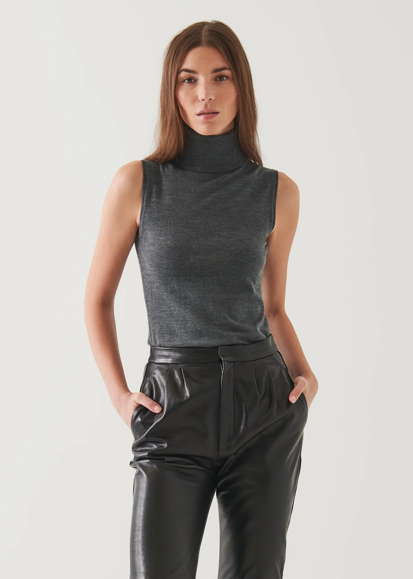 SUPERFINE MERINO SLEEVELESS TURTLENECK