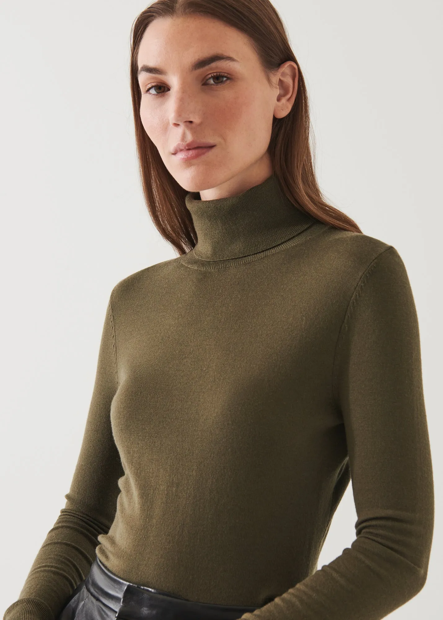 Ultra-Soft Superfine Merino Wool Turtleneck Sweater